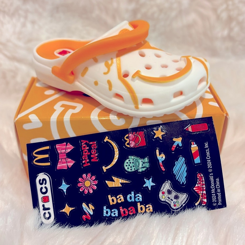 Brand New 2024 McDonald's Mini Crocs Keychain Happy Meal Toys #8 Scribbles